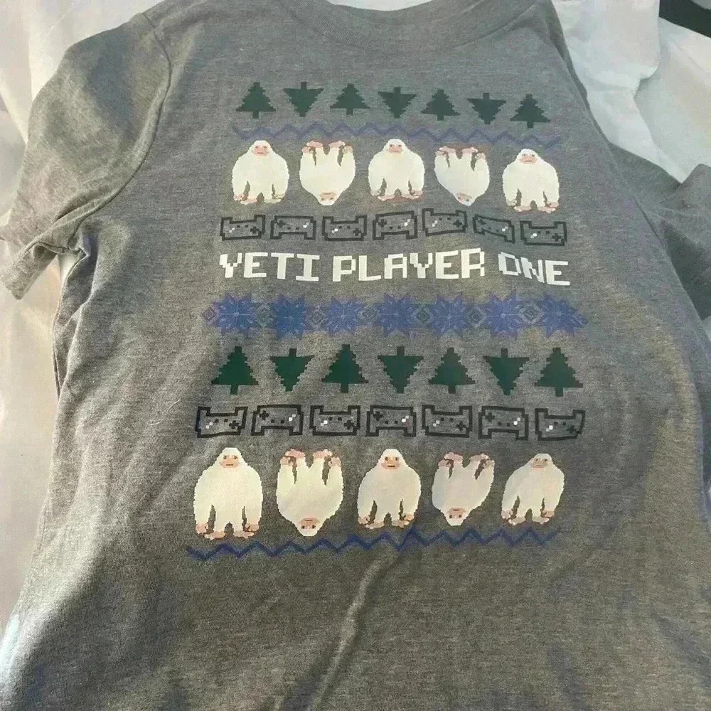 123. “Yeti Player One” Kids Graphic Tee, Size S, Grey, Short sleeve